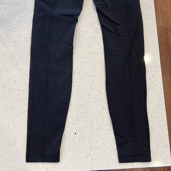 Rare Lululemon special edition mesh pants NWOT - Picture 12 of 12